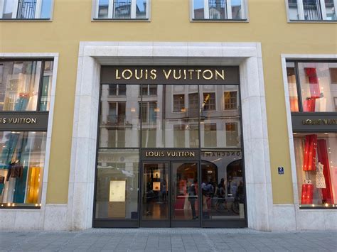 buying louis vuitton in munich|louis vuitton münchen locations.